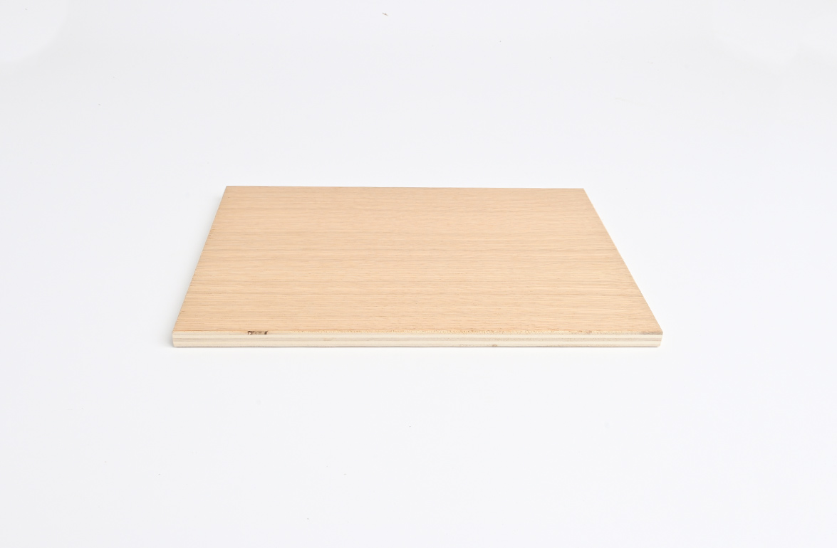 Poppelkrydsfiner m/ Hvideg A/C, int. lim, 70% PEFC